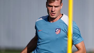 Alexander Sorloth se ejercita con el Atlético.