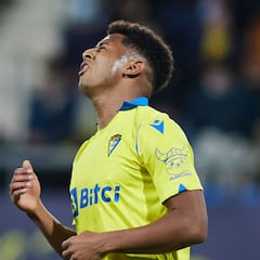 La baja de Choco Lozano, un problema para el Cádiz