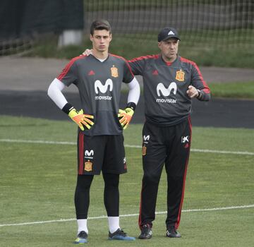 España entrena pensando en el partido contra Marruecos