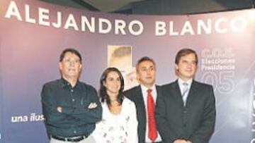 <b>FOTO DE FAMILIA. </b>Odriozola, Isabel Fernández, Blanco y Cazorla.