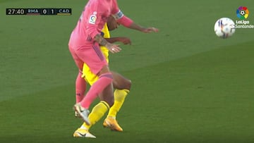 La patada de Ramos por la que muchos piden aún la roja...