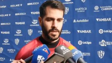 Pablo Insua: "Estoy centrado en el Huesca, aunque puede pasar cualquier cosa"