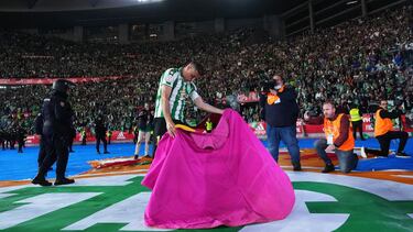 Joaquín, con la Copa en todo lo alto
