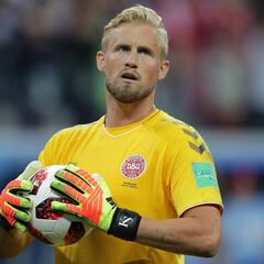 Courtois sigue a la espera: Puel niega ofertas por Schmeichel