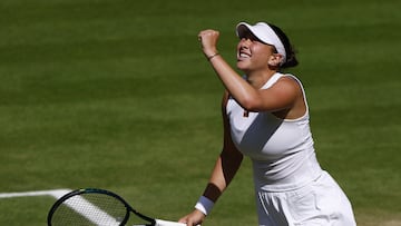 Wimbledon (United Kingdom), 10/07/2025.- Amanda Anisimova of the USA reacts during the Women's Singles semi-finals match against Aryna Sabalenka of Belarus at the Wimbledon Championships, Wimbledon, Britain, 10 July 2025. (Tenis, Bielorrusia, Reino Unido) EFE/EPA/TOLGA AKMEN EDITORIAL USE ONLY EDITORIAL USE ONLY