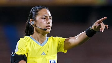 MEDELLIN, COLOMBIA - SEPTEMBER 15: Referee Anahi Fernandez gestures during the Quarterfinal match between Japan and Spain as part of FIFA U-20 Women's World Cup Colombia 2024 at Estadio Atanasio Girardot on September 15, 2024 in Medellin, Colombia. (Photo by Martín Fonseca/Eurasia Sport Images/Getty Images)