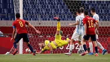 Mikel Merino puts Spain ahead against Argentina.