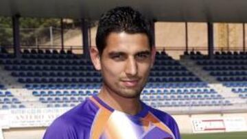 <b>PRESENTACIÓN. </b>Gaffoor posa con la camiseta del Depor.