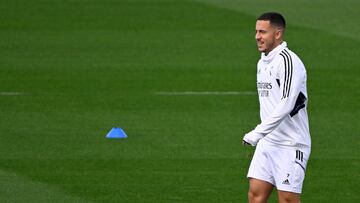 Real Madrid's Belgian forward Eden Hazard takes part in a training session at the Ciudad Real Madrid training complex in Valdebebas, outskirts of Madrid, on October 29, 2022. (Photo by PIERRE-PHILIPPE MARCOU / AFP)