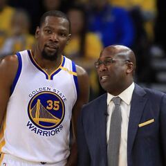 Mike Brown llegó al partido de milagro... ¡parado por la policía! Gregg Popovich se moría de risa