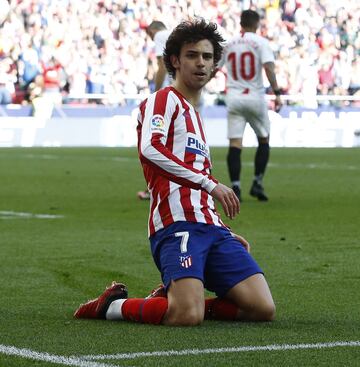 Atlético de Madrid 2-1 Sevilla | Robo de Koke en la salida de balón de los sevillistas, vio la llegada por la izquierda Joao y le cedió la pelota para que rematese y batir a Vaclík.