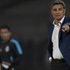 Pumas retuvo el 80% del sueldo a Míchel por la crisis del COVID-19