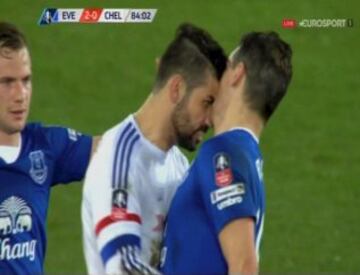 Diego Costa la lía al morder a un rival y escupir al árbitro en el Everton-Chelsea de la FA Cup.