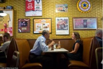 ? Official White House Photo by Pete Souza
https://www.flickr.com/photos/whitehouse/