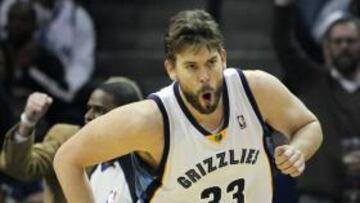 Marc Gasol celebra una canasta.