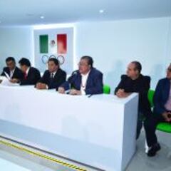 Tachan a Alfredo Castillo de ignorante por sus acciones