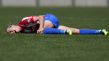 Bárbara Latorre tras lesionarse.