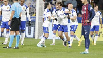 Francho, autor del 1-0, celebra su gol en la victoria del Zaragoza por 3-0 sobre el Huesca en la temporada 2022-23.