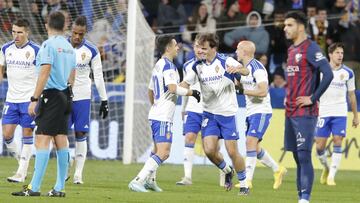 Francho, autor del 1-0, celebra su gol en la victoria del Zaragoza por 3-0 sobre el Huesca en la temporada 2022-23.