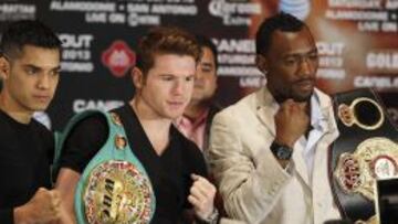 El 'Canelo' y Trout, en la conferencia de prensa.