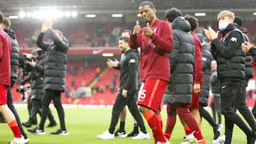 Wijnaldum, en su despedida con el Liverpool.