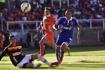 El meta argentino (izquierda) es uno de los puntales de Cobreloa en Primera B. Está en los loínos desde 2015. 