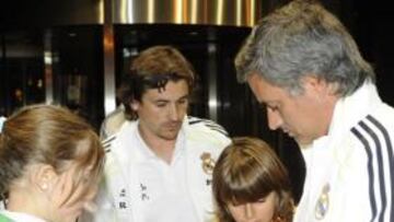 <b>MEDIÁTICO. </b>Mourinho es tan solicitado como Cristiano o Casillas a la hora de pedirle autógrafos.