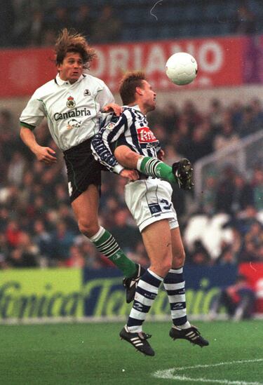 El 27 de febrero de 2000, Arzeno, jugador del Racing de Santander, le propinó un codazo al delantero de la Real Sociedad Jankauskas, que recibió siete puntos en la cara.