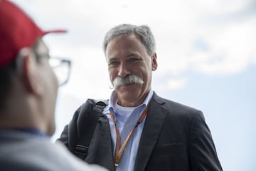 Chase Carey atendiendo a los medios de comunicación en el Gp de Austria. 