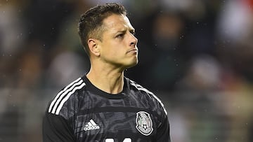 "Chicharito" se enfrasca en disputa tuitera con Carlos Albert