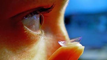 Goodbye to night vision goggles? These contact lenses allow users to see infrared light