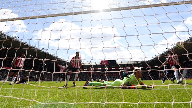 ¡Fulminado Casemiro, revive el United!