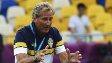 Sweden&#039;s national football head coach Erik Hamren attends a training session on June 14, 2012 at the Olympic Stadium in Kiev during the Euro 2012 football championships. AFP PHOTO / JONATHAN NACKSTRAND