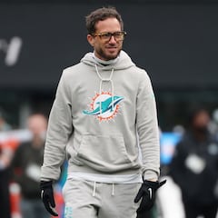 Mike McDaniel’s contract details: How much money does the Dolphins HC make and how many years does he have left in Miami?
