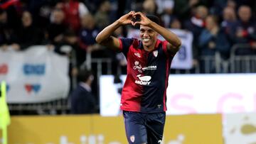CAGLIARI, ITALY - APRIL 19: Yerry Mina of Cagliari celebrates his goal 2-0 during the Serie A TIM match between Cagliari and Juventus at Sardegna Arena on April 19, 2024 in Cagliari, Italy. (Photo by Enrico Locci/Getty Images)