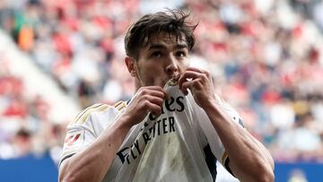 PAMPLONA, 16/03/2024.- El centrocampista del Real Madrid Brahim Díaz celebra el tercer gol de su equipo durante el partido de la LaLiga EA Sports entre Osasuna y Real Madrid este sábado en el estadio de El Sadar en Pamplona.-EFE/ Jesús Diges
