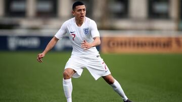 Ian Carlo Poveda con la Selecci&oacute;n Inglaterra Sub 19