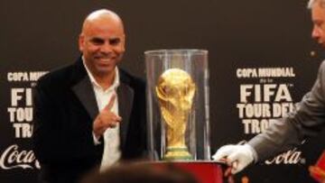 El Chicho Serna asistió con Colombia a los Mundiales de Estados Unidos 1994 y Francia 1998.