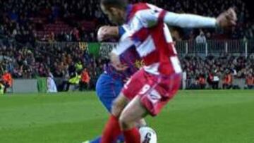 Captura del penalti de Borja Gómez a Alexis.