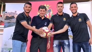 Presentados Rocha, Su¨¢rez y Del Moral; vender¨¢n a Dimitrievski