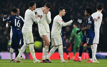 Kai Havertz, jugador del Arsenal, se lamenta tras fallar un penalti ante el Manchester United en FA Cup.