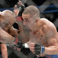 Whittaker tumba a Yoel Romero; Nunes ‘huye’ a última hora