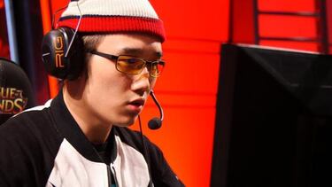 El jugador profesional Vasilii agrede a su pareja en un streaming