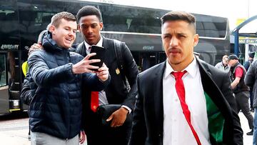 Alexis viajó a Barcelona para duelo por la Champions