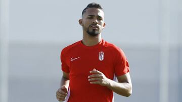 Yangel Herrera, en un entrenamiento con el Granada.
