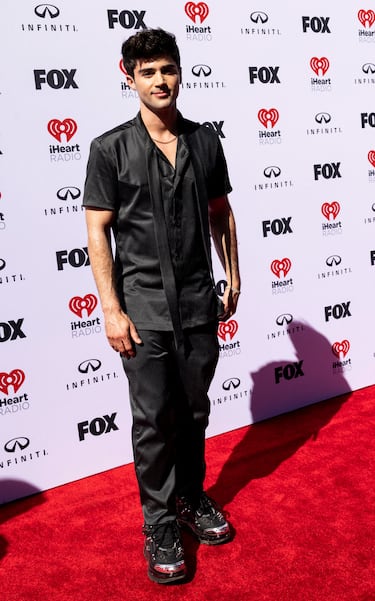 Max Ehrich, actor, bailarín y cantante estadounidense.