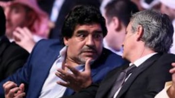 Maradona, junto a Mourinho en Dubai.