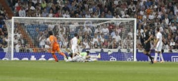 1-2. Parejo anota el segundo gol.