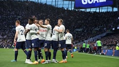 Los jugadores del Tottenham celebran uno de los goles frente al Arsenal en la Premier League.