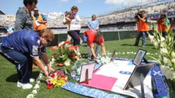 Ofrenda en el Estadio Rommel Fern&aacute;ndez